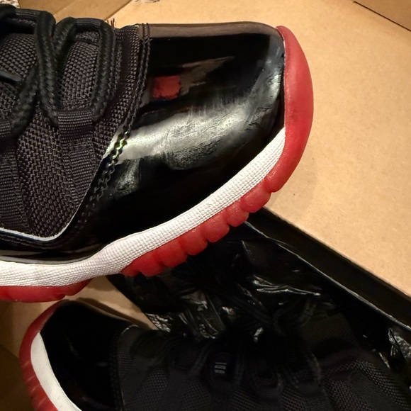 Used-Air Jordan 11 Retro GS 'Bred' 2019 - Picture 3 of 4